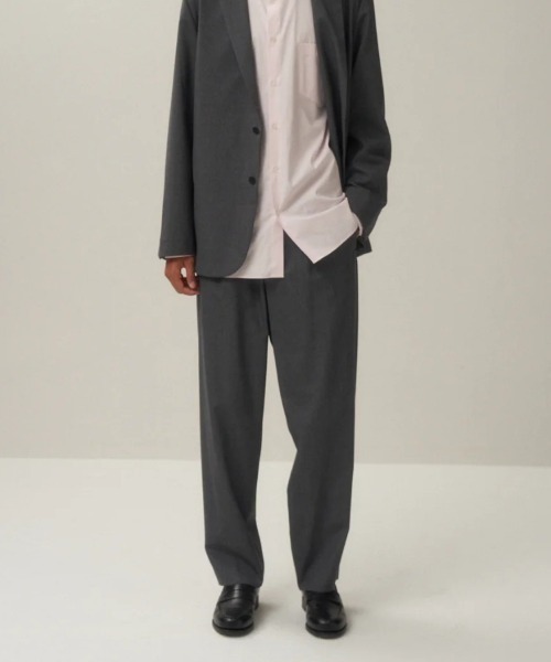 ATON（エイトン）の「ATON (エイトン)WOOL TROPICAL | LOOSE FIT PANTS / 2025 A/W（スラックス・メンズ・グレー/ブラック・4/6）」の5枚目の写真