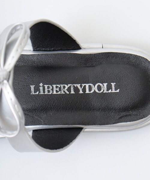 LibertyDoll(リバティードール)の「LIBERTYDOLL ダブルリボン フラットスクエアサンダル(サンダル・レディース・ブラック/シルバー/ホワイト・L/LL/S/M)」の5枚目の写真