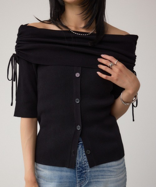 AZUL by moussy（アズールバイマウジー）の「5分袖ギャザーオフショルニットトップス（ニット/セーター・レディース・ブラック/ライトブラウン/杢グレー・FREE）」の2枚目の写真