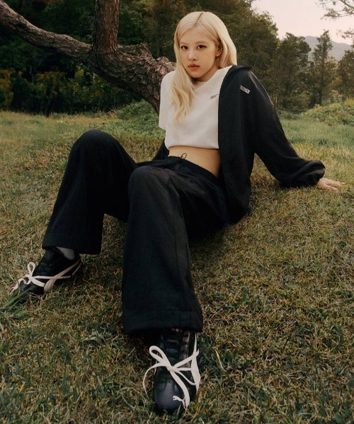 PUMA(プーマ)の「PUMA/プーマ ROSE T7 OVERSIZED FULL- ジップアップパーカー 633801(パーカー・レディース・ブラック/グレー・XS/S)」の2枚目の写真