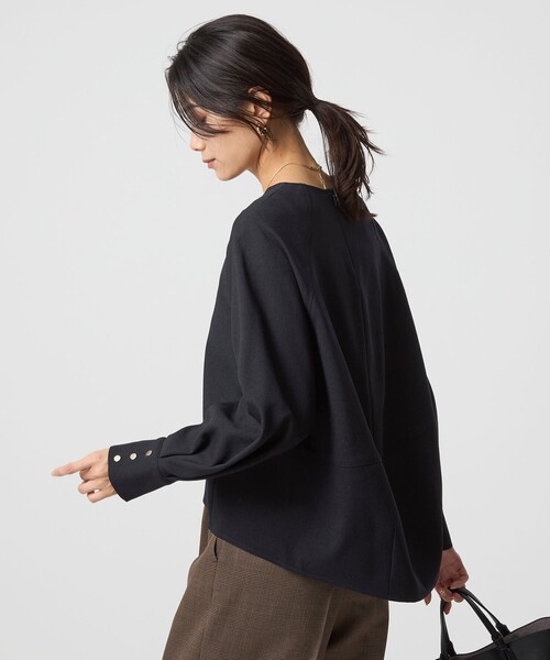green label relaxing(グリーンレーベルリラクシング)の「ソフトジョーゼット プルオーバー -マシンウォッシャブル・ストレッチ-(シャツ/ブラウス・レディース・オフホワイト/ネイビー/ブラウン・FREE)」の12枚目の写真