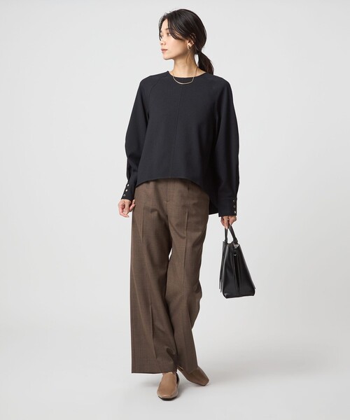 green label relaxing(グリーンレーベルリラクシング)の「ソフトジョーゼット プルオーバー -マシンウォッシャブル・ストレッチ-(シャツ/ブラウス・レディース・オフホワイト/ネイビー/ブラウン・FREE)」の13枚目の写真