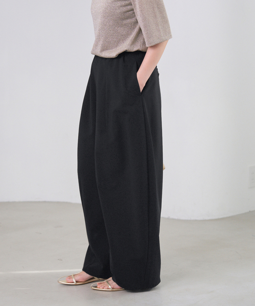 IENA（イエナ）の「コクーンパンツ（スラックス・レディース・ベージュ/ブラック/グレー・38/36/34）」の11枚目の写真