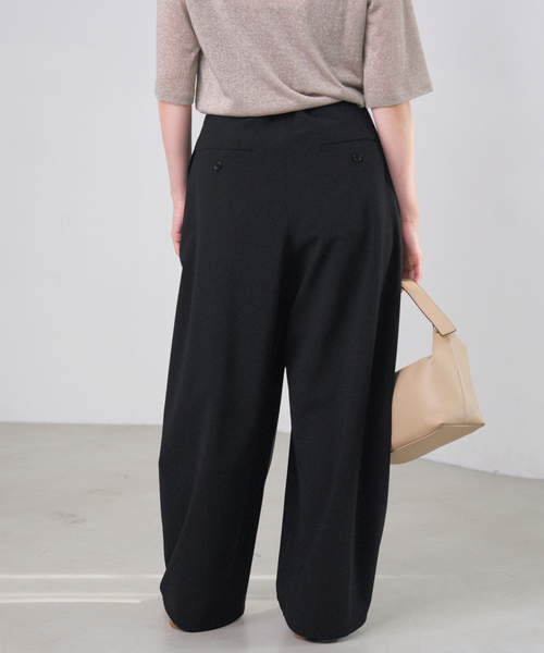 IENA（イエナ）の「コクーンパンツ（スラックス・レディース・ベージュ/ブラック/グレー・38/36/34）」の12枚目の写真