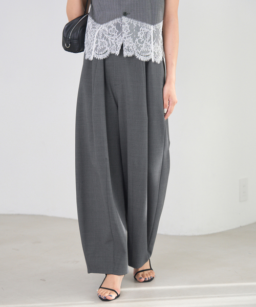 IENA（イエナ）の「コクーンパンツ（スラックス・レディース・ベージュ/ブラック/グレー・38/36/34）」の16枚目の写真