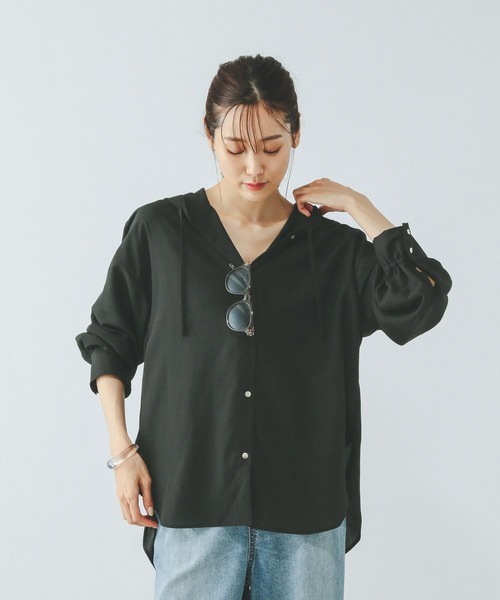 GLOBAL WORK（グローバルワーク）の「UVプロテクトフードシャツ/577690（シャツ/ブラウス・レディース・ブラック/オフホワイト/テラコッタ/グレイッシュベージュ・MEDIUM/LARGE）」の3枚目の写真