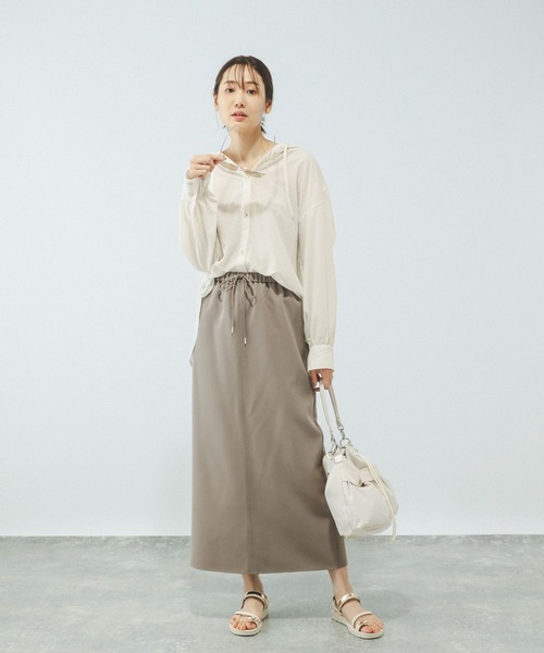 GLOBAL WORK（グローバルワーク）の「UVプロテクトフードシャツ/577690（シャツ/ブラウス・レディース・ブラック/オフホワイト/テラコッタ/グレイッシュベージュ・MEDIUM/LARGE）」の22枚目の写真