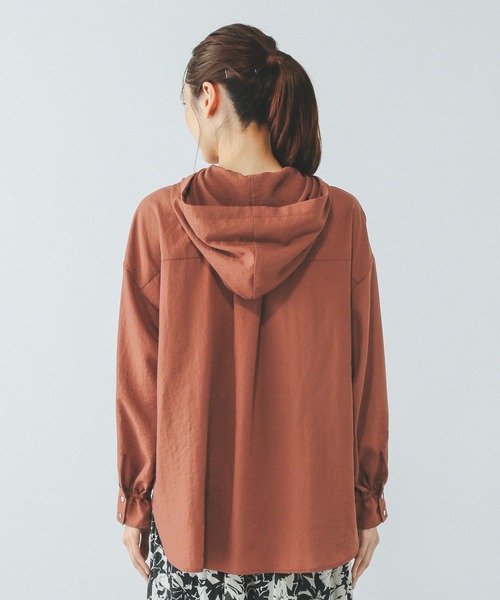 GLOBAL WORK（グローバルワーク）の「UVプロテクトフードシャツ/577690（シャツ/ブラウス・レディース・ブラック/オフホワイト/テラコッタ/グレイッシュベージュ・MEDIUM/LARGE）」の13枚目の写真