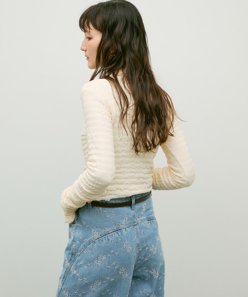 Lutim by u(ルチバイユー)の「Popcorn polo frill cuffs cardigan / ポップコーンポロフリルカフカーディガン(カーディガン/ボレロ・レディース・ブラック/ナチュラル・FREE)」の4枚目の写真