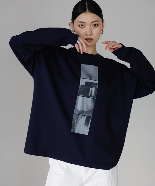 ENC（エンク）の「【動画あり】smooth touch photo print long sleeve T-shirt / スムースタッチフォトプリントロンT（Tシャツ/カットソー・レディース・ネイビー/オフホワイト/ブラック・FREE）」の3枚目の写真