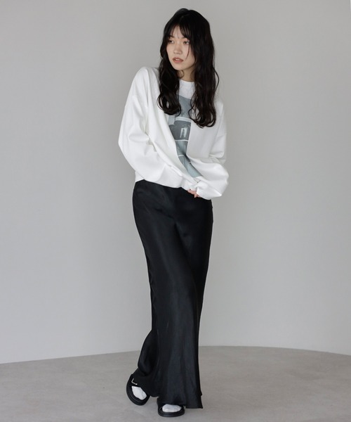 ENC（エンク）の「【動画あり】smooth touch photo print long sleeve T-shirt / スムースタッチフォトプリントロンT（Tシャツ/カットソー・レディース・ネイビー/オフホワイト/ブラック・FREE）」の4枚目の写真