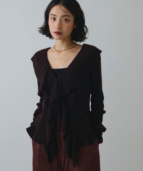 ELLEgirl（エルガール）の「ラッフルカラーリブニットカーディガン【ELLEgirl/エルガール】（カーディガン/ボレロ・レディース・ブラック・FREE）」の20枚目の写真