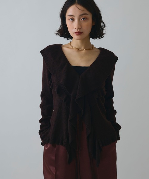 ELLEgirl（エルガール）の「ラッフルカラーリブニットカーディガン【ELLEgirl/エルガール】（カーディガン/ボレロ・レディース・ブラック・FREE）」の19枚目の写真