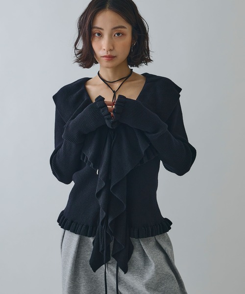 ELLEgirl（エルガール）の「ラッフルカラーリブニットカーディガン【ELLEgirl/エルガール】（カーディガン/ボレロ・レディース・ブラック・FREE）」の3枚目の写真