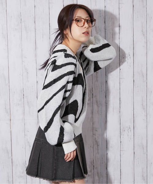 セール】《ゼブラ柄×Vネック》レディース ニットプルオーバー モード