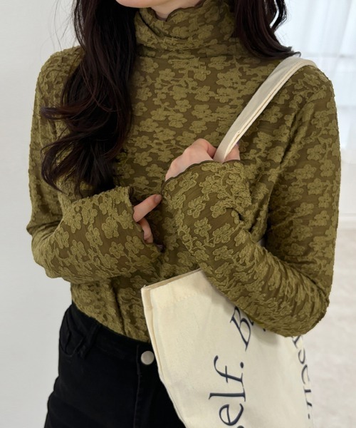 ONEP STAR（ワンピスター）の「レース柄タートルネックシアートップス（Tシャツ/カットソー・レディース・オリーブ/オフホワイト・MEDIUM）」の5枚目の写真