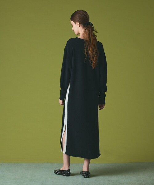 GRACE CLASS(グレースクラス)の「ライン配色ニットワンピース(ワンピース・レディース・グレー/ブラック・36)」の4枚目の写真