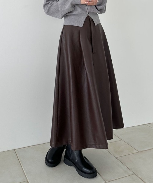 archives(アルシーヴ)の「フェイクレザーフレアミディスカート(スカート・レディース・ブラック/ブラウン・MEDIUM)」の14枚目の写真