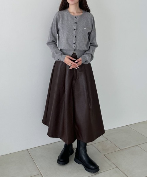 archives(アルシーヴ)の「フェイクレザーフレアミディスカート(スカート・レディース・ブラック/ブラウン・MEDIUM)」の16枚目の写真