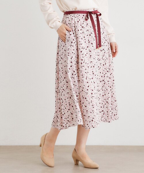 LAURA ASHLEY(ローラアシュレイ)の「【洗える/同柄アイテムあり】トゥワイダル チューリップス柄スカート(スカート・レディース・ベージュ系/ネイビー系・40/38)」の16枚目の写真
