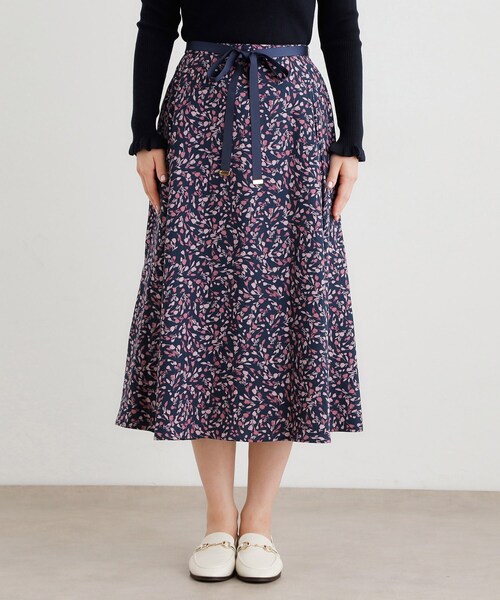 LAURA ASHLEY(ローラアシュレイ)の「【洗える/同柄アイテムあり】トゥワイダル チューリップス柄スカート(スカート・レディース・ベージュ系/ネイビー系・40/38)」の8枚目の写真