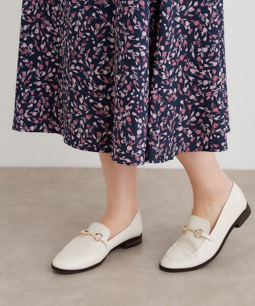 LAURA ASHLEY(ローラアシュレイ)の「【洗える/同柄アイテムあり】トゥワイダル チューリップス柄スカート(スカート・レディース・ベージュ系/ネイビー系・40/38)」の3枚目の写真