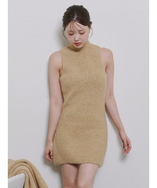 ＜Harukiさんコラボ＞バックオープン起毛ニットミニワンピース【セットアップ対応可能】