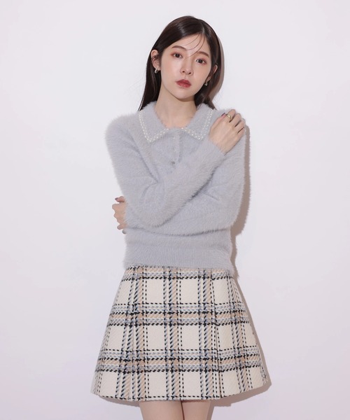 Rirandture(リランドチュール)の「パールビジュー衿フェザーニット(ニット/セーター・レディース・ホワイト/ピンク/ミント・2)」の4枚目の写真