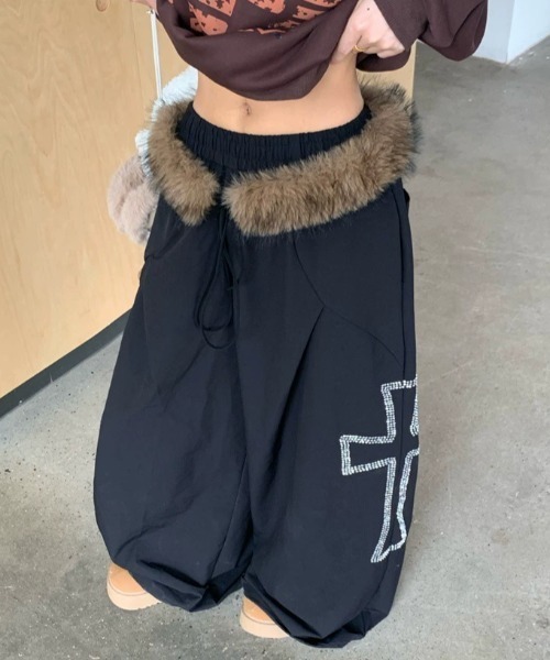 DEVICE(デバイス)の「ウエスト ファー クロス ルーズ パンツ(その他パンツ・レディース・ブラック・FREE)」の8枚目の写真