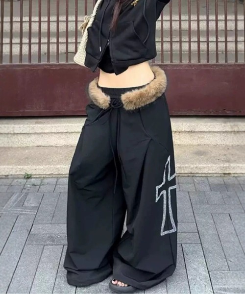 DEVICE(デバイス)の「ウエスト ファー クロス ルーズ パンツ(その他パンツ・レディース・ブラック・FREE)」の3枚目の写真