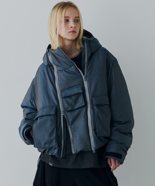 AIVER（アイバー）の「AIVER　イリディセントパファーブルゾン（ブルゾン・メンズ・ブラック/ライトブルー/レッド・SMALL/MEDIUM/LARGE）」の2枚目の写真