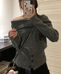 オフショルダーもちもちニット