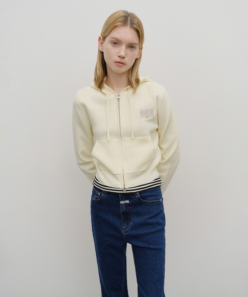 MARITHE + FRANCOIS GIRBAUD(マリテフランソワジルボー)の「W CLASSIC LOGO CROP KNIT HOODIE ZIPUP(パーカー・レディース・Black/Navy/ブラウン/アイボリー・SMALL/MEDIUM)」の2枚目の写真