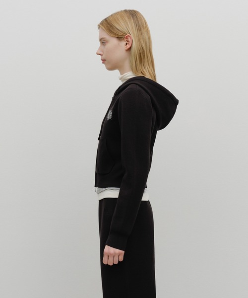 MARITHE + FRANCOIS GIRBAUD(マリテフランソワジルボー)の「W CLASSIC LOGO CROP KNIT HOODIE ZIPUP(パーカー・レディース・Black/Navy/ブラウン/アイボリー・SMALL/MEDIUM)」の6枚目の写真