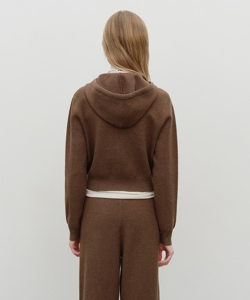 MARITHE + FRANCOIS GIRBAUD(マリテフランソワジルボー)の「W CLASSIC LOGO CROP KNIT HOODIE ZIPUP(パーカー・レディース・Black/Navy/ブラウン/アイボリー・SMALL/MEDIUM)」の16枚目の写真