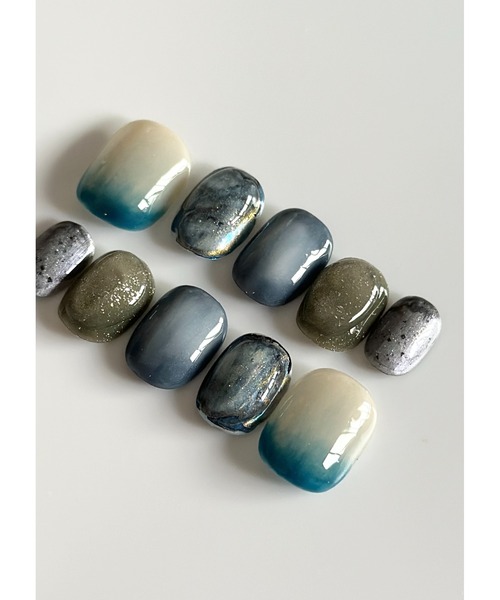 tone（トーン）の「【butter up】海底ブルーのネイルチップ(MA)（ネイルシール/ネイルチップ・レディース・ブルー・SMALL/MEDIUM/LARGE）」の2枚目の写真