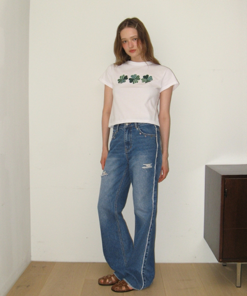 RONRON(ロンロン)の「HEART STUD DAMAGE BOOTSCUT DENIM PANTS MEDIUM BLUE(デニムパンツ・レディース・その他・SMALL/MEDIUM)」の4枚目の写真