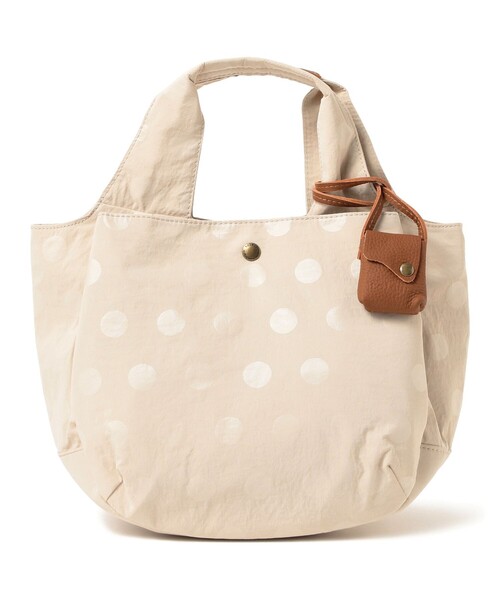 Ray BEAMS(レイビームス)の「toleur / ナイロン Dot トートバッグ(トートバッグ・レディース・ナチュラル/ブラック・ONE SIZE)」の4枚目の写真