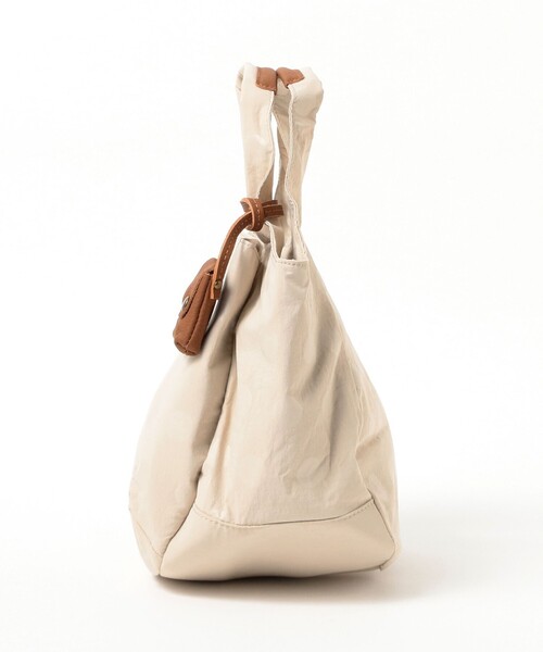 Ray BEAMS(レイビームス)の「toleur / ナイロン Dot トートバッグ(トートバッグ・レディース・ナチュラル/ブラック・ONE SIZE)」の5枚目の写真