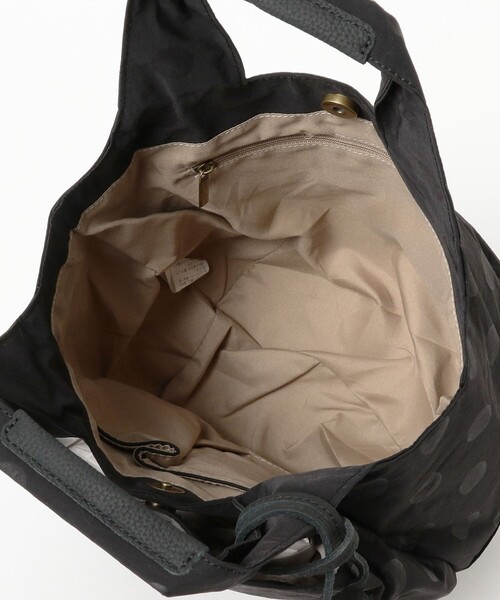 Ray BEAMS(レイビームス)の「toleur / ナイロン Dot トートバッグ(トートバッグ・レディース・ナチュラル/ブラック・ONE SIZE)」の12枚目の写真