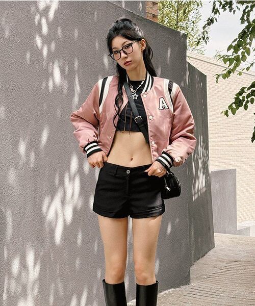 AVANDRESS(アバンドレス )の「Atlantis Rose Crop Varsity Jacket PINK(ブルゾン・レディース・PINK・MEDIUM/SMALL)」の3枚目の写真