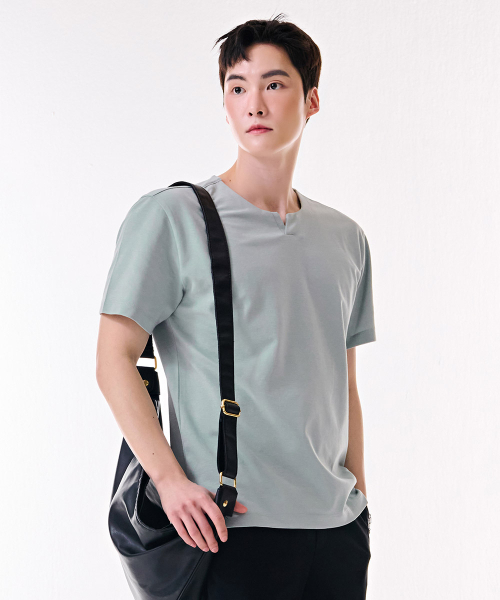 CHASECULT(チェイスカルト)の「男性ネック変形スリット半袖Tシャツ-DBZK5807C0S(Tシャツ/カットソー・メンズ・ミント・95/110/105/100)」の2枚目の写真