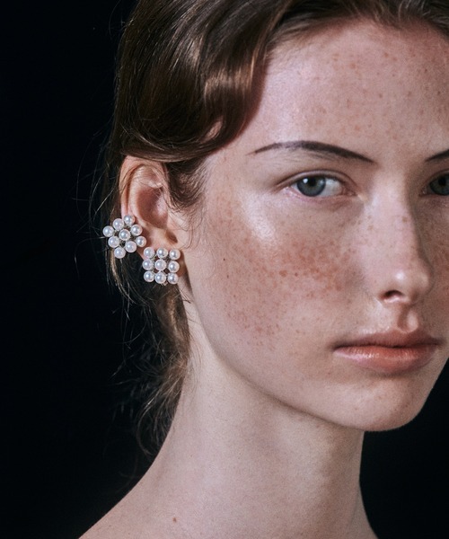 IRIS47(イリスフォーセブン)の「【IRIS 47】petit axis earring/プチ アクシス イヤリング BO222(イヤリング・レディース・ホワイト・FREE)」の1枚目の写真
