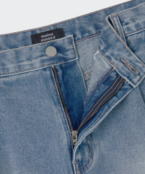 MUSINSA STANDARD（ムシンサスタンダード）の「ビッグブラシワンタックバミューダデニムパンツ[ライトインディゴ]（デニムパンツ・メンズ・その他・26/27/28/29/30/38/31/32/33/34/36/40/42）」の3枚目の写真