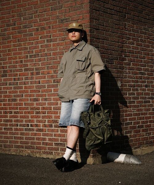 MUSINSA STANDARD（ムシンサスタンダード）の「ビッグブラシワンタックバミューダデニムパンツ[ライトインディゴ]（デニムパンツ・メンズ・その他・26/27/28/29/30/38/31/32/33/34/36/40/42）」の6枚目の写真