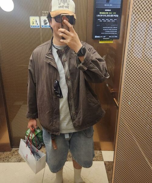 MUSINSA STANDARD（ムシンサスタンダード）の「ビッグブラシワンタックバミューダデニムパンツ[ライトインディゴ]（デニムパンツ・メンズ・その他・26/27/28/29/30/38/31/32/33/34/36/40/42）」の7枚目の写真