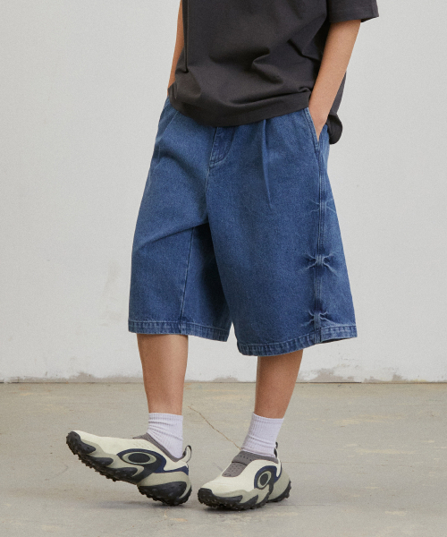 URBANDTYPE(アーバンディタイプ)の「カーブドミンゴウォッシングバミューダパンツ_インディゴ(デニムパンツ・レディース・その他・SMALL/MEDIUM/LARGE)」の1枚目の写真