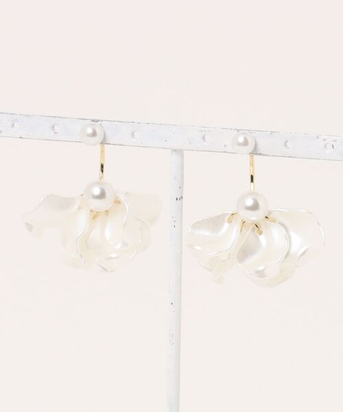 Burner(バーナー)の「【Sonu jewelry(ソヌジュエリー)】パール×フラワーモチーフピアス oku-pier15-3【RBTS】(ピアス(両耳用)・レディース・ゴールド・FREE)」の3枚目の写真