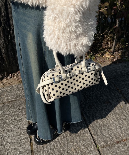 UNE MANSION(ユヌマンション)の「【カバンのサイズが選べる】トレンドドットパターンミニバッグ(ショルダーバッグ・レディース・ホワイト系その他/ホワイト系その他2/ブラック系その他/ブラック系その他2/ブラウン系その他/ブラウン系その他2・ONESIZE)」の1枚目の写真