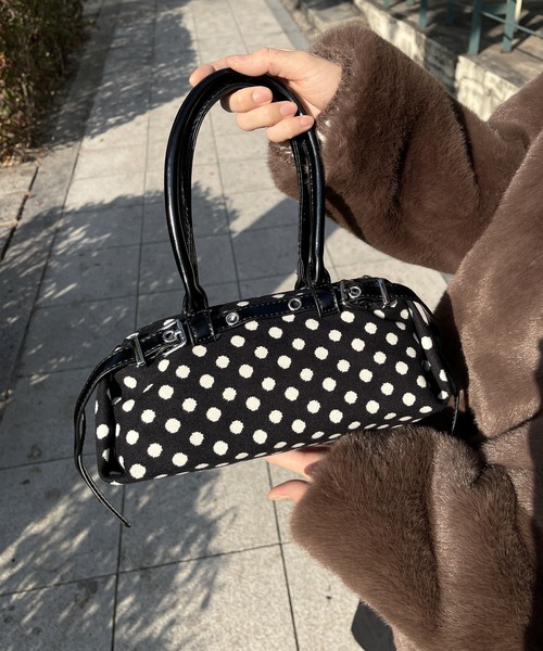 UNE MANSION(ユヌマンション)の「【カバンのサイズが選べる】トレンドドットパターンミニバッグ(ショルダーバッグ・レディース・ホワイト系その他/ホワイト系その他2/ブラック系その他/ブラック系その他2/ブラウン系その他/ブラウン系その他2・ONESIZE)」の3枚目の写真